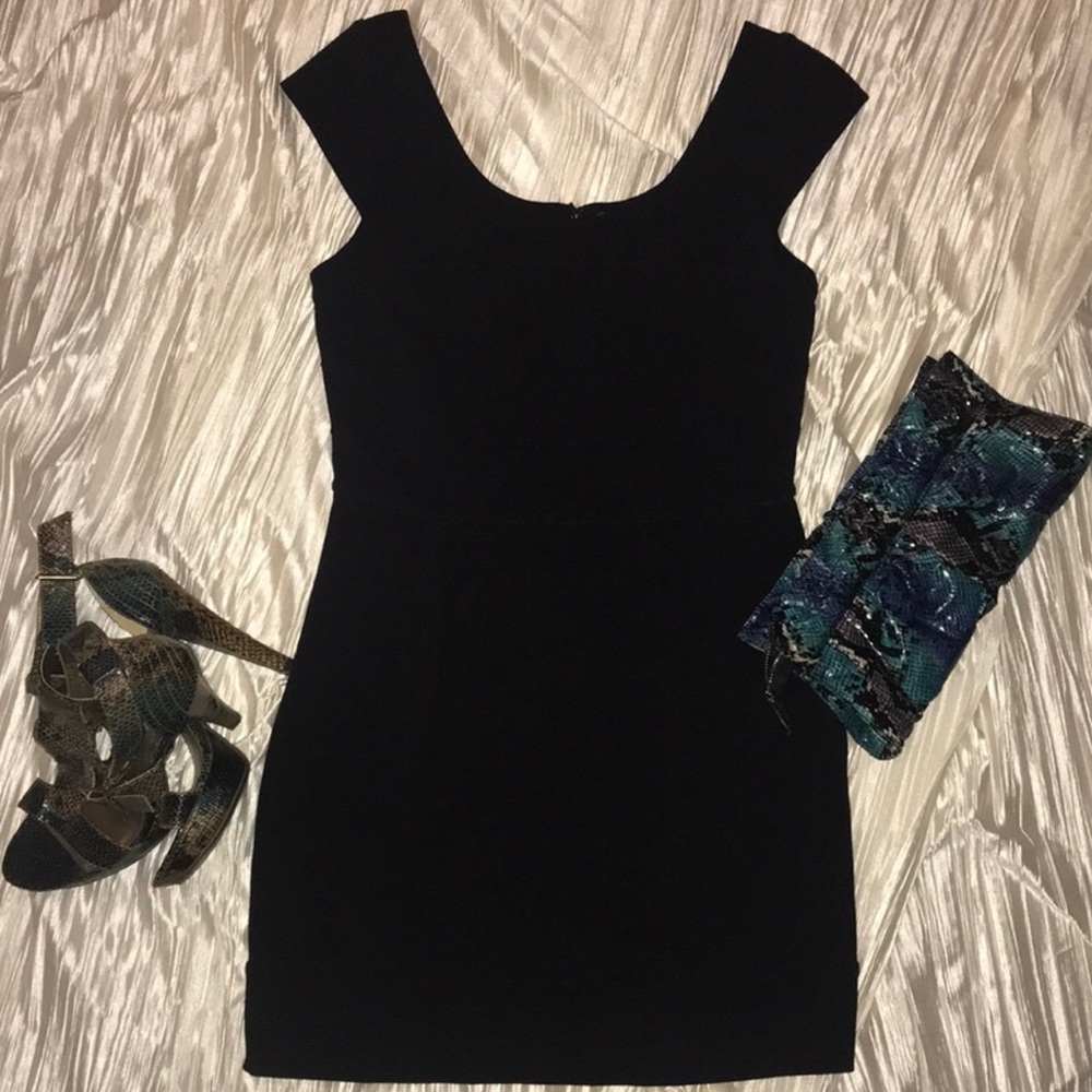 BCBGMaxAzria Black Bodycon Mini Dress with Ribbed Texture and Scoop Neck